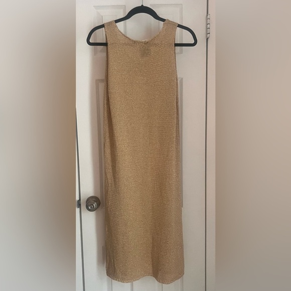 🆕Yunika Crochet Gold Sleeveless V-Neck Dress - Picture 2 of 7